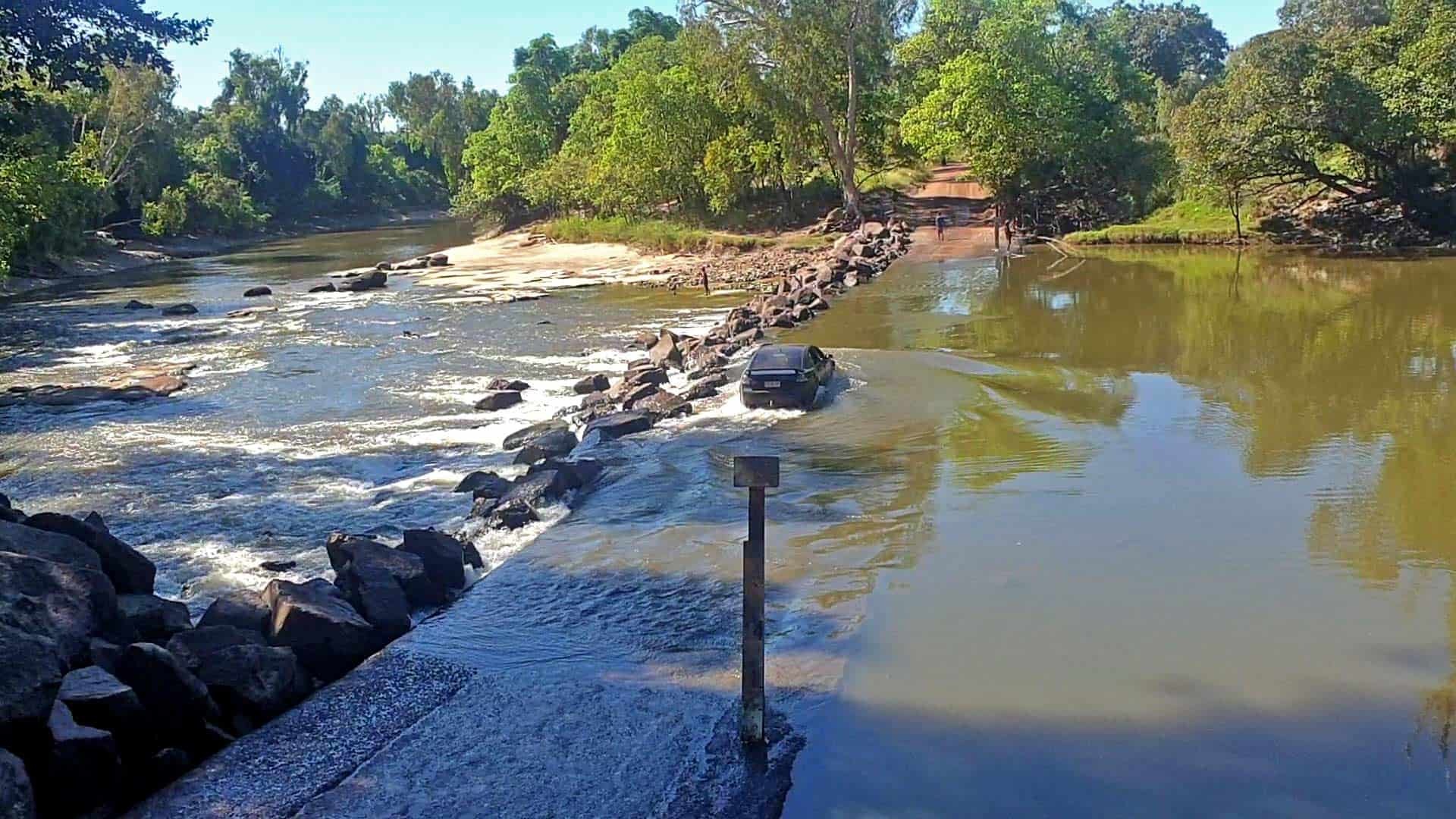 crossing-cahills-into-arnhem-lan
